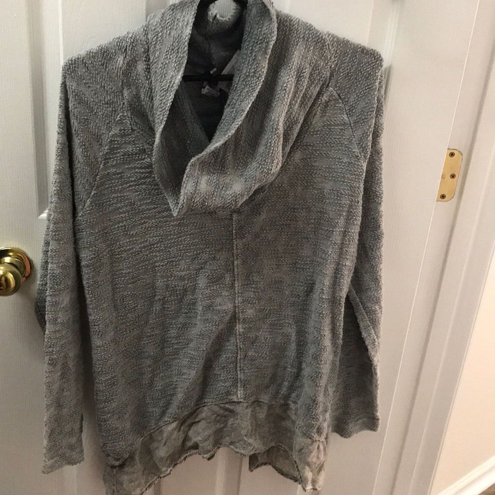NWT lightweight sweater with scoop neck